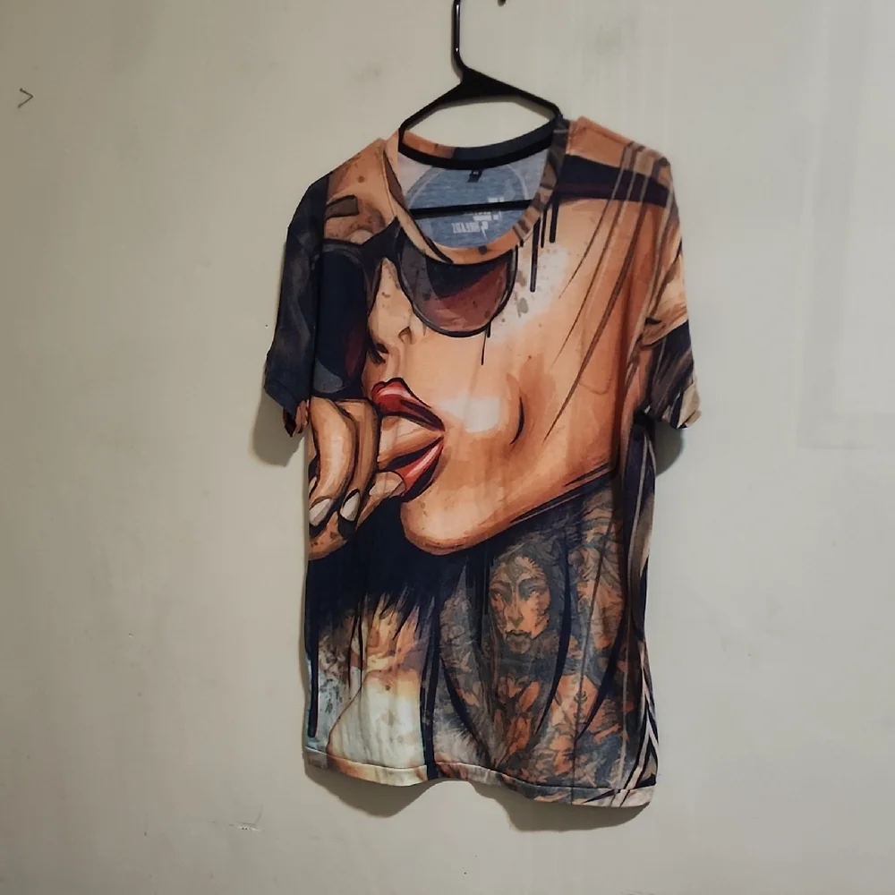 Trendy Graphic Short Sleeve Tee - Multicolor - Picture 2 of 7